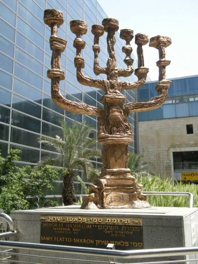 Menorah dali ben gurion airport